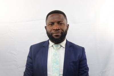 Jonathan L Mundelema